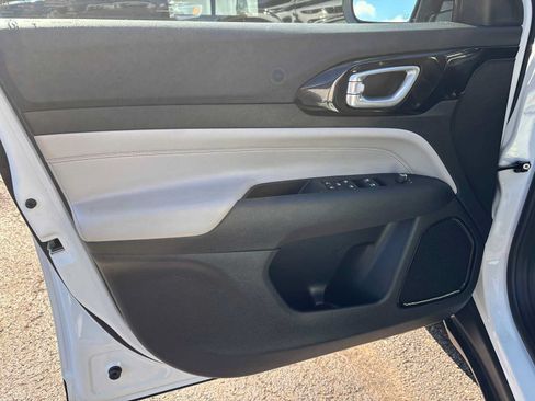 Used 2022 Jeep Compass Limited AWD/4WD image 17