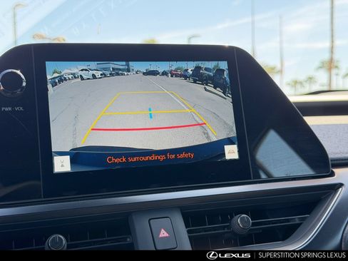 Used 2026 Lexus UX 300h FWD image 21