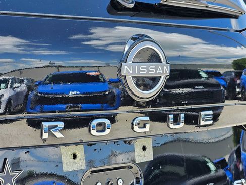Used 2023 Nissan Rogue SV FWD image 13
