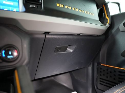 Used 2022 Ford Bronco Badlands image 45