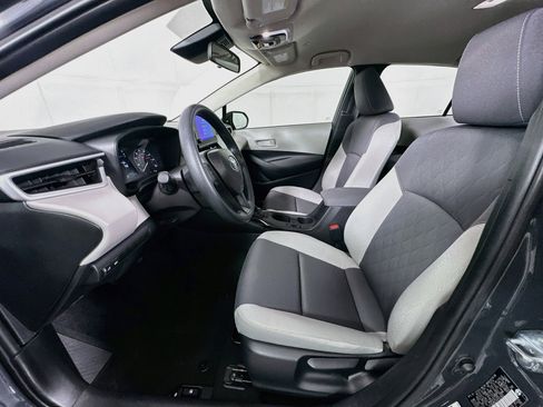 Used 2025 Toyota Corolla LE FWD image 13