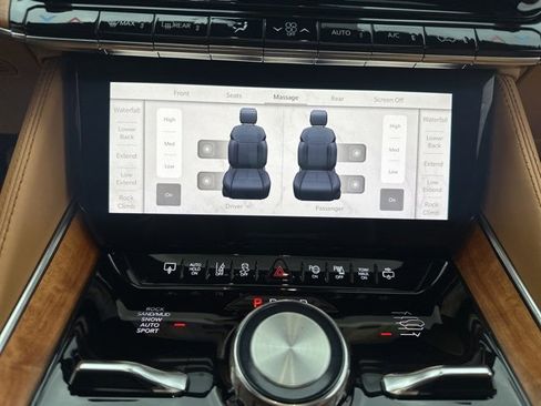 Used 2022 Jeep Grand Wagoneer Series III w/ Flexible Seating Group image 31