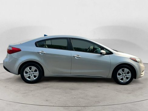 Used 2015 Kia Forte LX FWD image 4