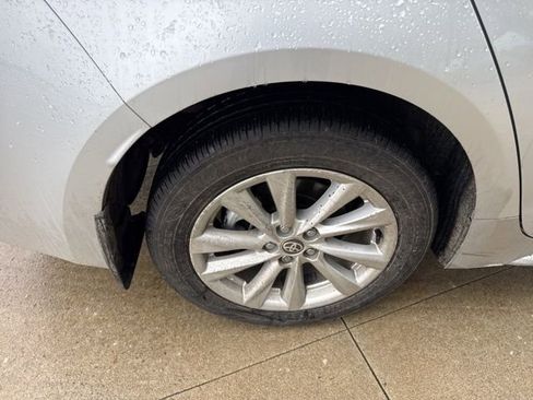 Used 2025 Toyota Corolla LE w/ LE Premium Package image 9