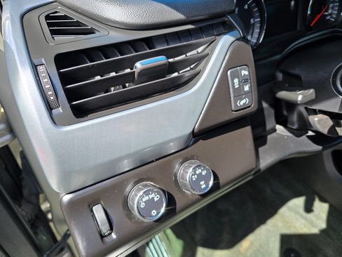 Used 2015 Chevrolet Tahoe LT image 16