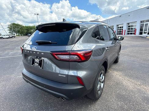 Used 2025 Ford Escape ST-Line w/ Tech Pack #1 AWD/4WD image 3