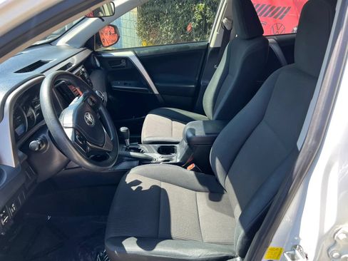 Used 2016 Toyota RAV4 LE FWD image 8