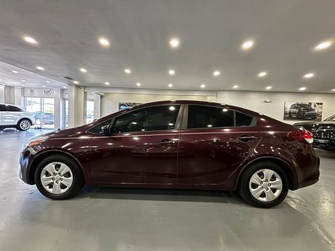 Used 2017 Kia Forte LX FWD image 4