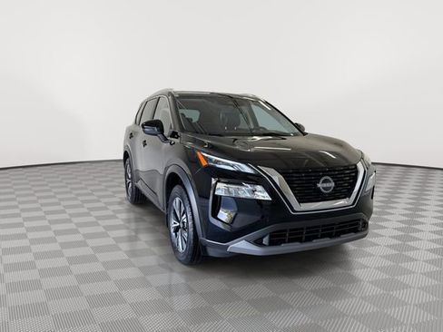 Used 2022 Nissan Rogue SV w/ SV Premium Package image 3
