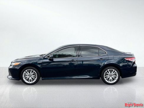 Used 2020 Toyota Camry XLE w/ Carpet Mat Package FWD image 2