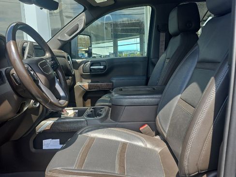 Used 2020 GMC Sierra 1500 Denali w/ Denali Ultimate Package AWD/4WD image 9
