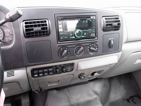 Used 2007 Ford F350 XL image 3