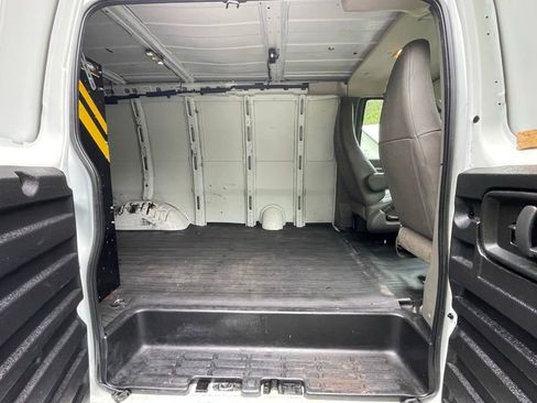 Certified 2021 Chevrolet Express 3500 w/ Driver Convenience Package RWD image 15