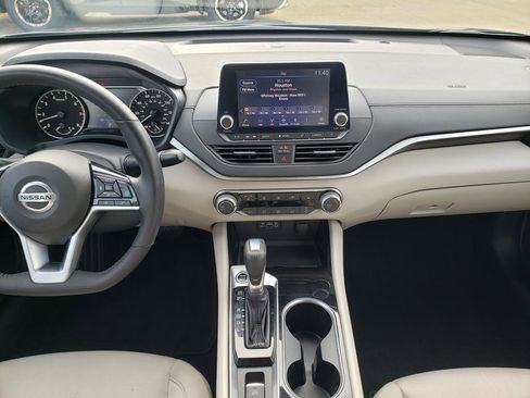 Used 2021 Nissan Altima 2.5 SV w/ SV Premium Package image 20