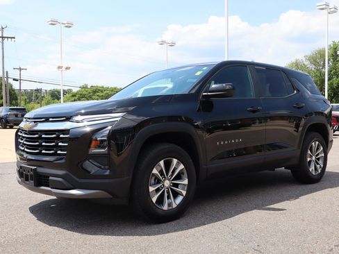 Used 2025 Chevrolet Equinox LT FWD image 6