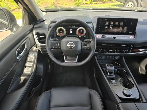 Certified 2026 Nissan Rogue SL AWD/4WD image 14