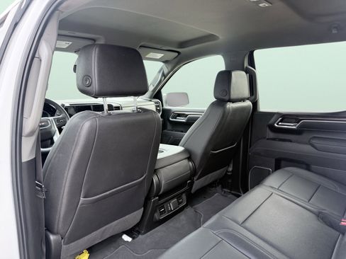 Used 2025 GMC Sierra 1500 SLT image 37