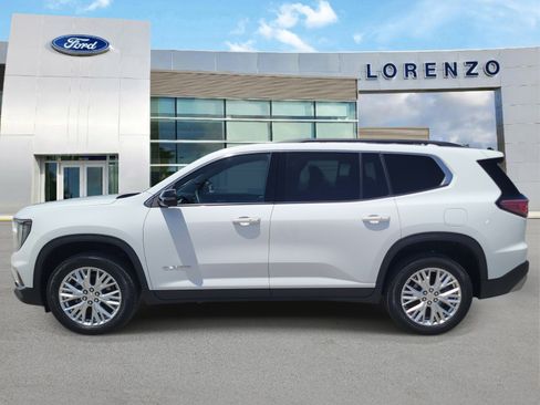 Used 2024 GMC Acadia Elevation w/ Luxury Package FWD image 8