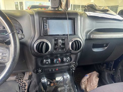 Used 2013 Jeep Wrangler Unlimited Sport AWD/4WD image 3
