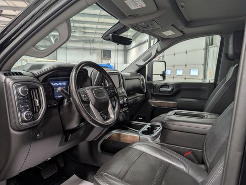 Used 2021 GMC Sierra 2500 Denali w/ Denali Black Diamond Edition image 16