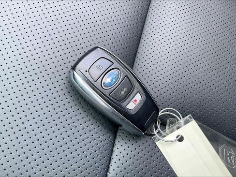 Used 2025 Subaru Outback Touring AWD/4WD image 12