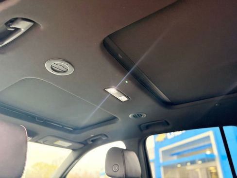 Used 2023 Chevrolet Traverse High Country image 14