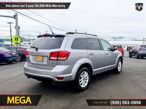 Used 2017 Dodge Journey SXT w/ Comfort/Convenience Group image 12