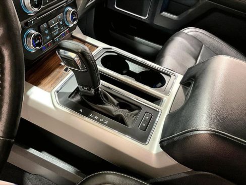 Used 2017 Ford F150 Lariat w/ Equipment Group 502A Luxury AWD/4WD image 15