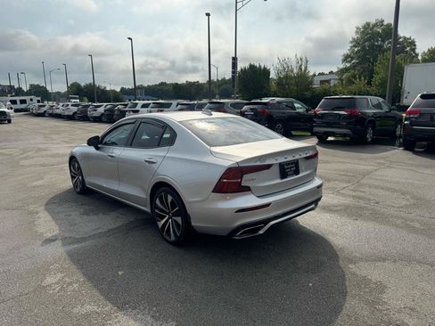 Used 2022 Volvo S60 B5 Momentum FWD image 5