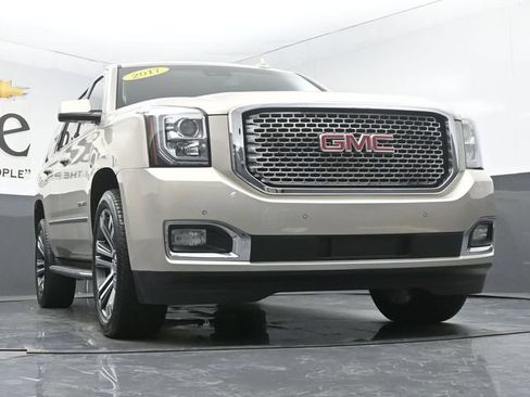 Used 2017 GMC Yukon Denali w/ Open Road Package AWD/4WD image 3