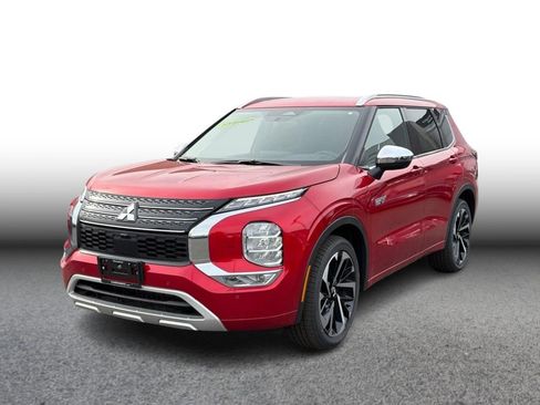 Used 2025 Mitsubishi Outlander SEL image 1