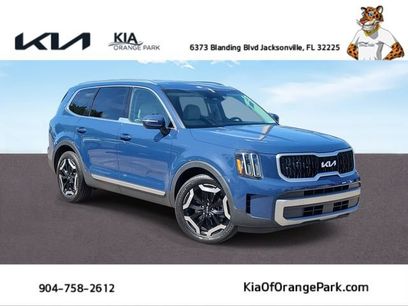 Used 2023 Kia Telluride EX w/ EX Captain's Chair Package