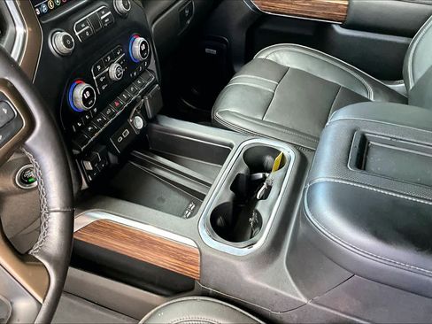 Used 2021 Chevrolet Silverado 1500 High Country w/ Technology Package AWD/4WD image 18