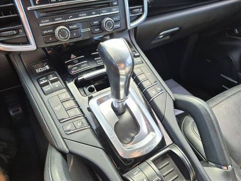 Used 2016 Porsche Cayenne AWD/4WD image 10