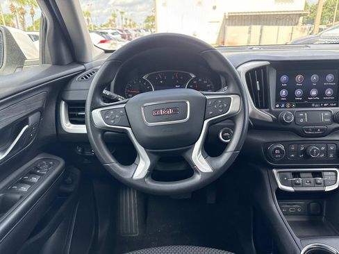 Used 2022 GMC Terrain SLE w/ Driver Convenience Package FWD image 17