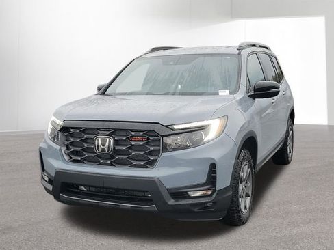 Used 2025 Honda Passport TrailSport image 1