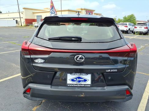 Used 2021 Lexus UX 200 w/ Accessory Package (Z1) FWD image 6