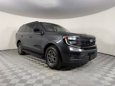 Used 2025 Ford Expedition Active AWD/4WD image 5