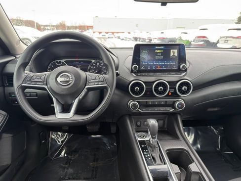 Used 2024 Nissan Sentra SV image 16