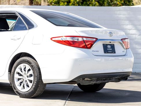 Used 2015 Toyota Camry LE image 8