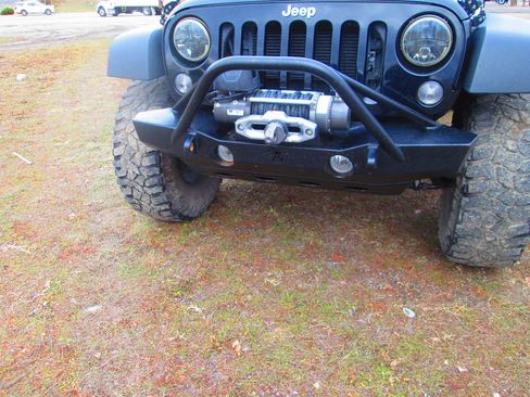 Used 2015 Jeep Wrangler Unlimited Rubicon image 7