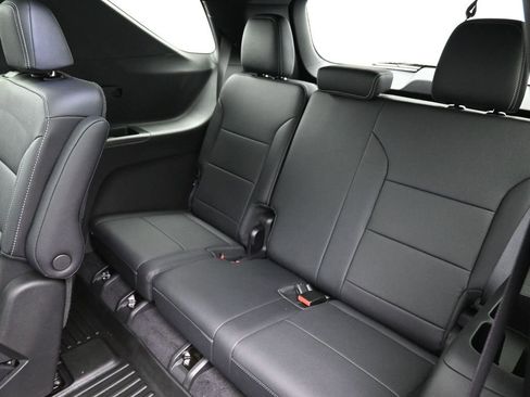 Certified 2025 Chevrolet Traverse LT w/ Sun and Wheel Package image 19