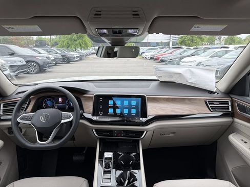 New 2026 Volkswagen Atlas SE FWD image 22