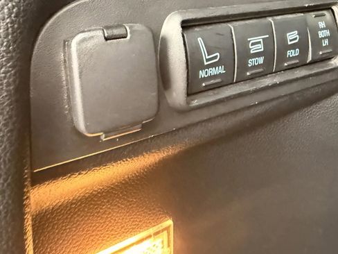 Used 2016 Ford Explorer Limited image 17