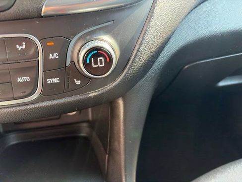 Used 2020 Chevrolet Equinox LT w/ Driver Convenience Package FWD image 25
