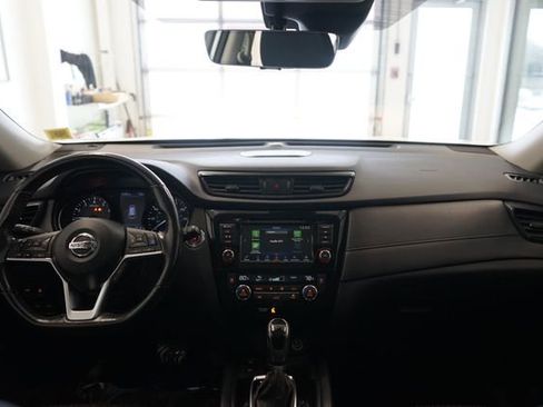 Used 2019 Nissan Rogue SV w/ Sun & Sound Touring Package image 30