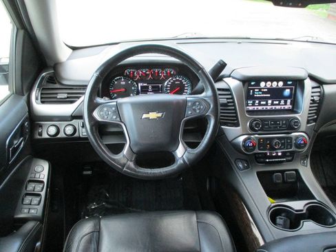 Used 2017 Chevrolet Tahoe LT w/ Luxury Package AWD/4WD image 17