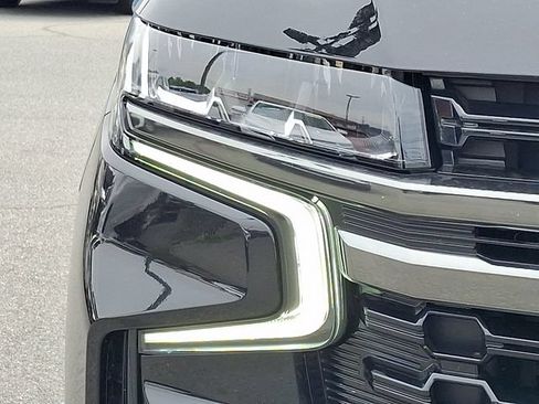 Certified 2022 Chevrolet Tahoe Z71 w/ Luxury Package AWD/4WD image 9
