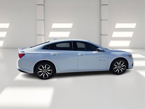 Used 2023 Chevrolet Malibu RS image 3