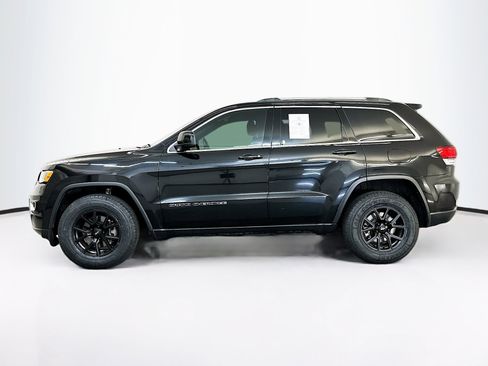 Used 2020 Jeep Grand Cherokee Laredo image 4